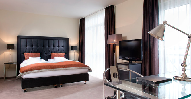 Junior Suite Schlafzimmer bed room Wyndham Hotel Hannover Atrium | © Wyndham Hannover Atrium