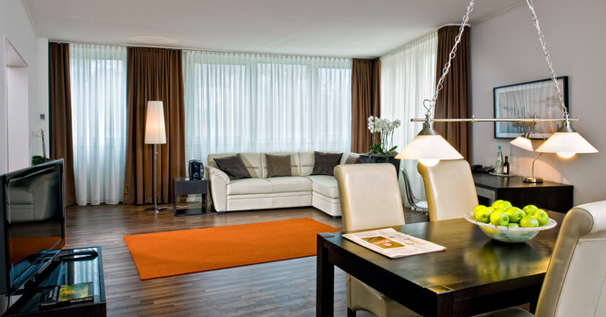 Hotels Suite Living Room Wyndham Hotel Hannover Atrium | © Wyndham Hannover Atrium